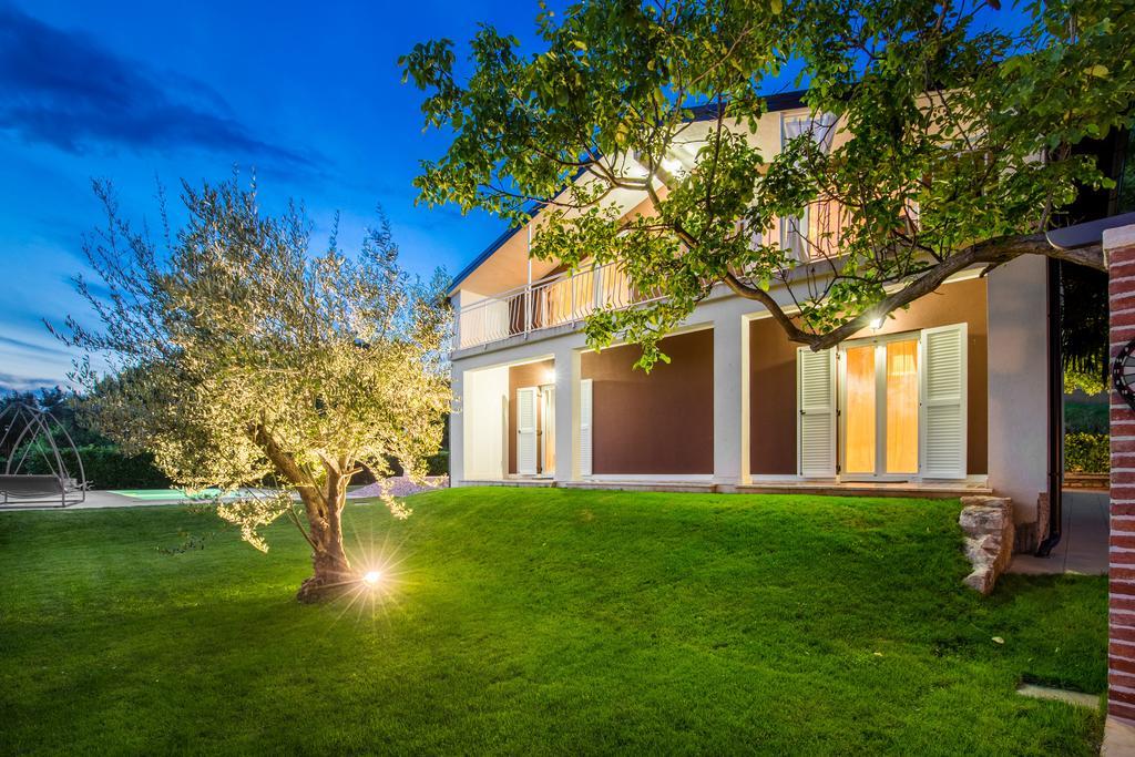 Villa Parenzana Вишнян Екстер'єр фото