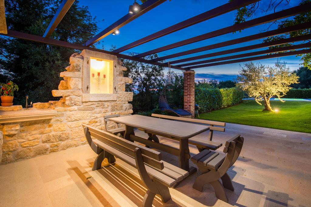 Villa Parenzana Вишнян Екстер'єр фото