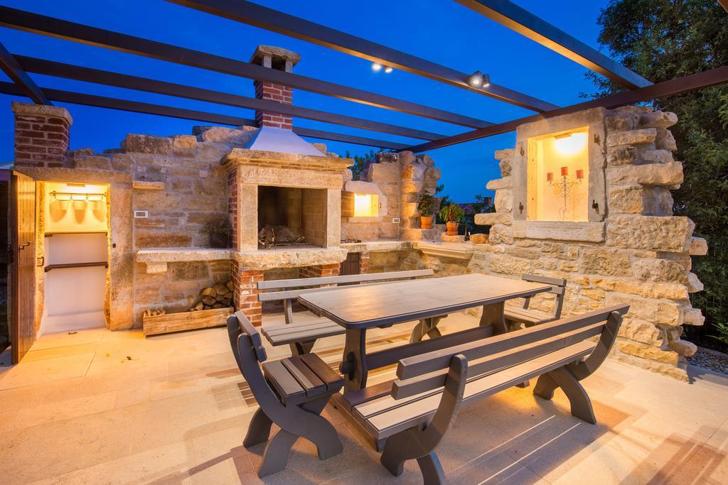 Villa Parenzana Вишнян Екстер'єр фото